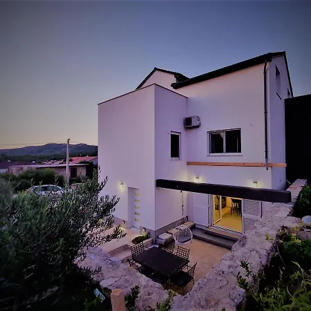 Apartman Zlatan Np Krka *